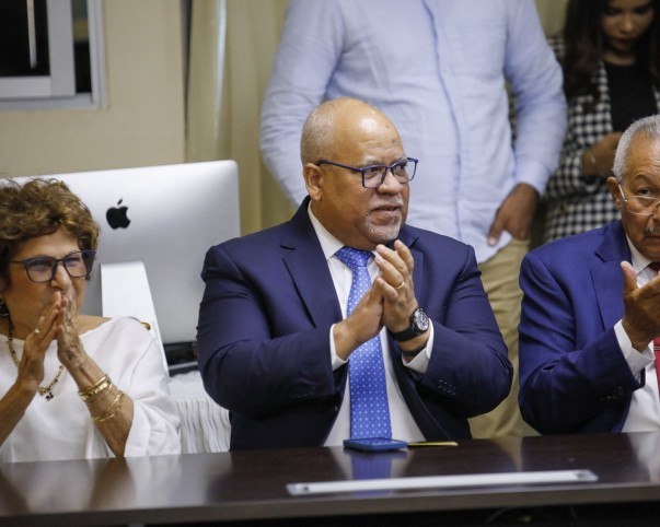 DIRECTOR DE PROMIPYME APLAUDE RECONOCIMIENTO A MINISTRO