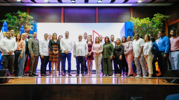 GRUPO DE COLABORADORES DE LA SUCURSAL SDE