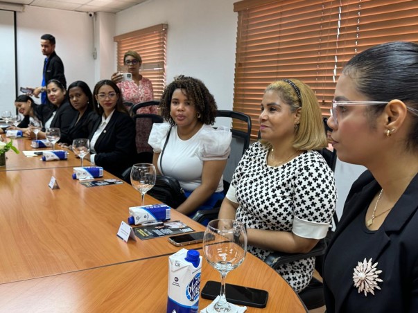 PART DE LOS PARTICIPANTE EN LA DISTINCION PART DE LOS PARTICIPANTE EN LA DISTINCION