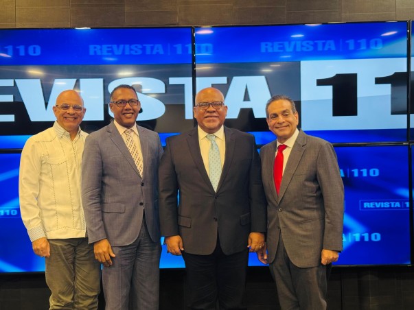 PRESENTADORES DEL PROGRAMA REVISTA 110 Y FABRICIO