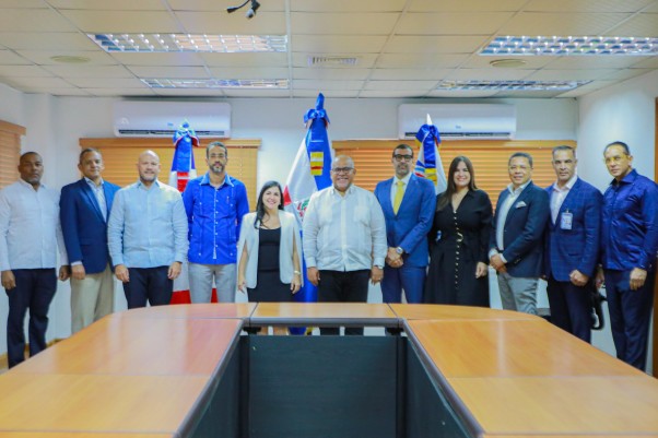 PRESENTES EN EL CONVENIO PRESENTES EN EL CONVENIO