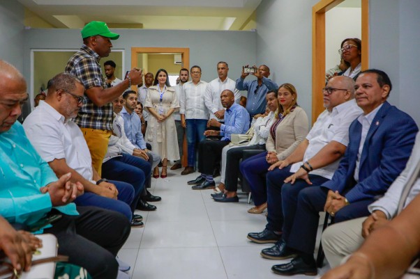 Asistente En Inauguracion Romana