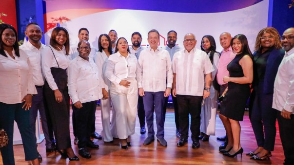 Con Colaboradores De San Cristobal