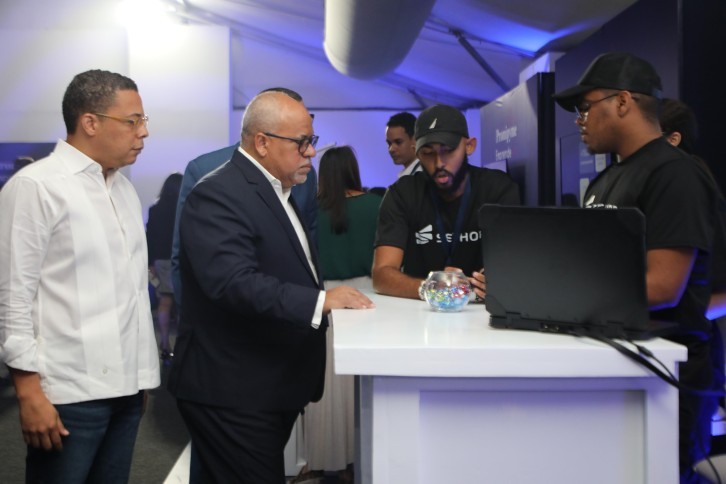 Director En Uno De Los Stand Director En Uno De Los Stand