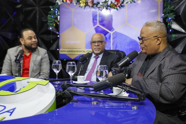 Durante Entrevista En Agenda Oriental 2