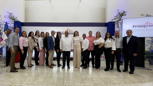 Ejecutivos De Promipyme En La Vega