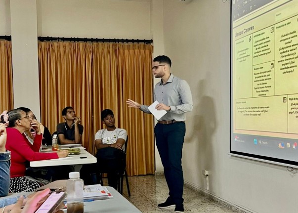 En Medio De Capacitacion