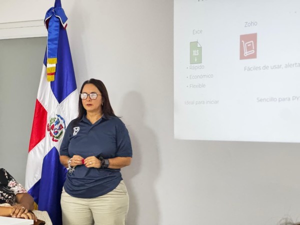 Facilitadora Durantw Capacitacion En Manejo De Inventario