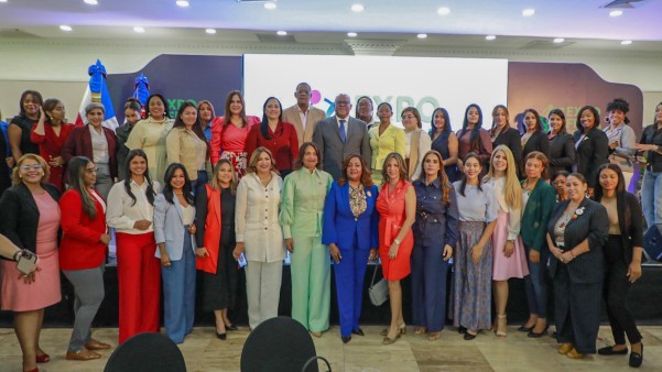 Foto Grupal Del  Desayuno Empresarial