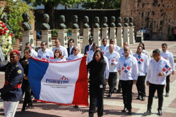 Hacia El Altar De La Patria Hacia El Altar De La Patria