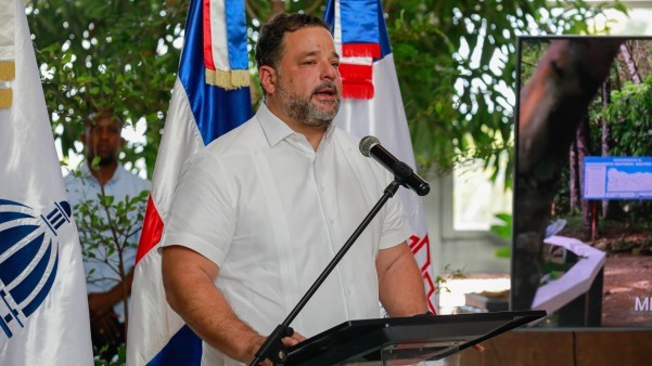 Ministro Medio Ambiente Durante Actividad