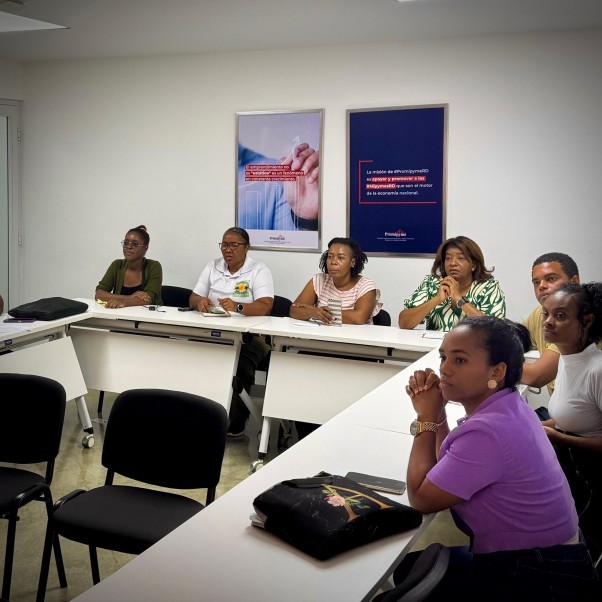 Parte De Los Asistentes En El Taller