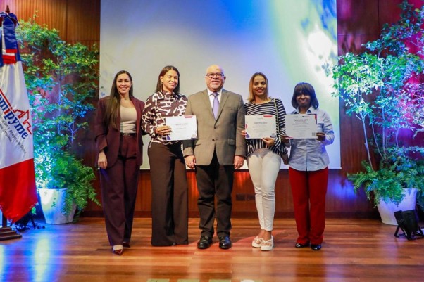 Promipyme Entrega Certificado En Prodomnicana